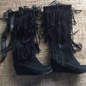 Black fringe boots